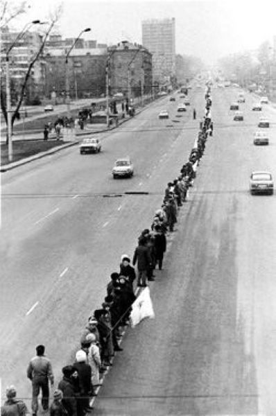Peste 300.000 de ucraineni au participat la lanțul uman la 21 ianuarie 1990 - foto preluat de pe en.wikipedia.org