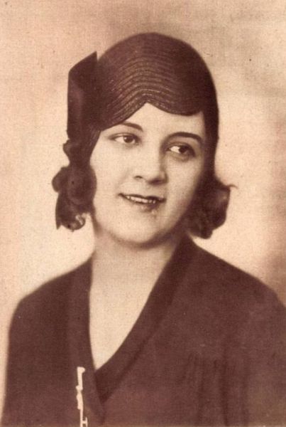 Magda Demetrescu (născută Madelena Demetrescu; 1911–?) a fost câștigătoarea concursului de frumusețe Miss România 1929 organizat de revista Realitatea ilustrată - foto preluat de pe ro.wikipedia.org