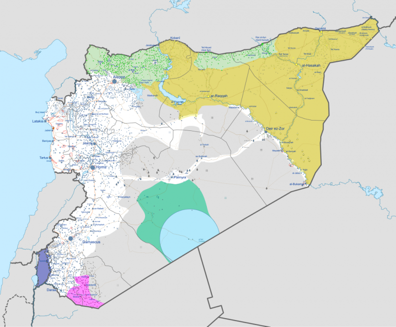 Actuala situație militară: Roșu: Baze militare ale Rusiei Alb: Guvernul Salvării (Tahrir al-Sham), Verde deschis: Guvernul interimar (ANS), sprijinit de Turcia, Galben: Rojava (Kurzii), Acvamarin: Armata Revoluționară, sprijinită de SUA, Negru: Statul Islamic, Violet: Frontul Sudic, Gri: zone disputate - foto preluat de pe ro.wikipedia.org