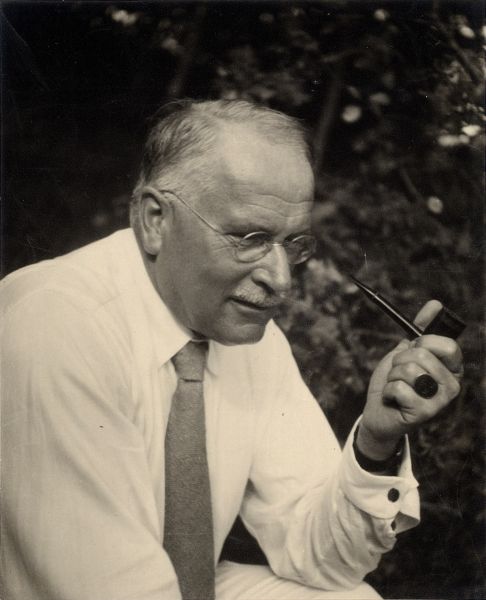 Carl Gustav Jung, cca. 1935 -foto preluat de pe en.wikipedia.org